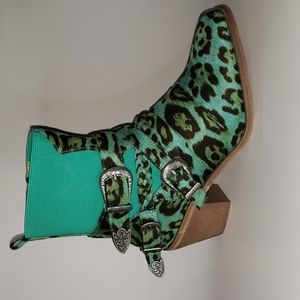 👢HOST PICK👢Turquoise Leopard Print Ankle Booties